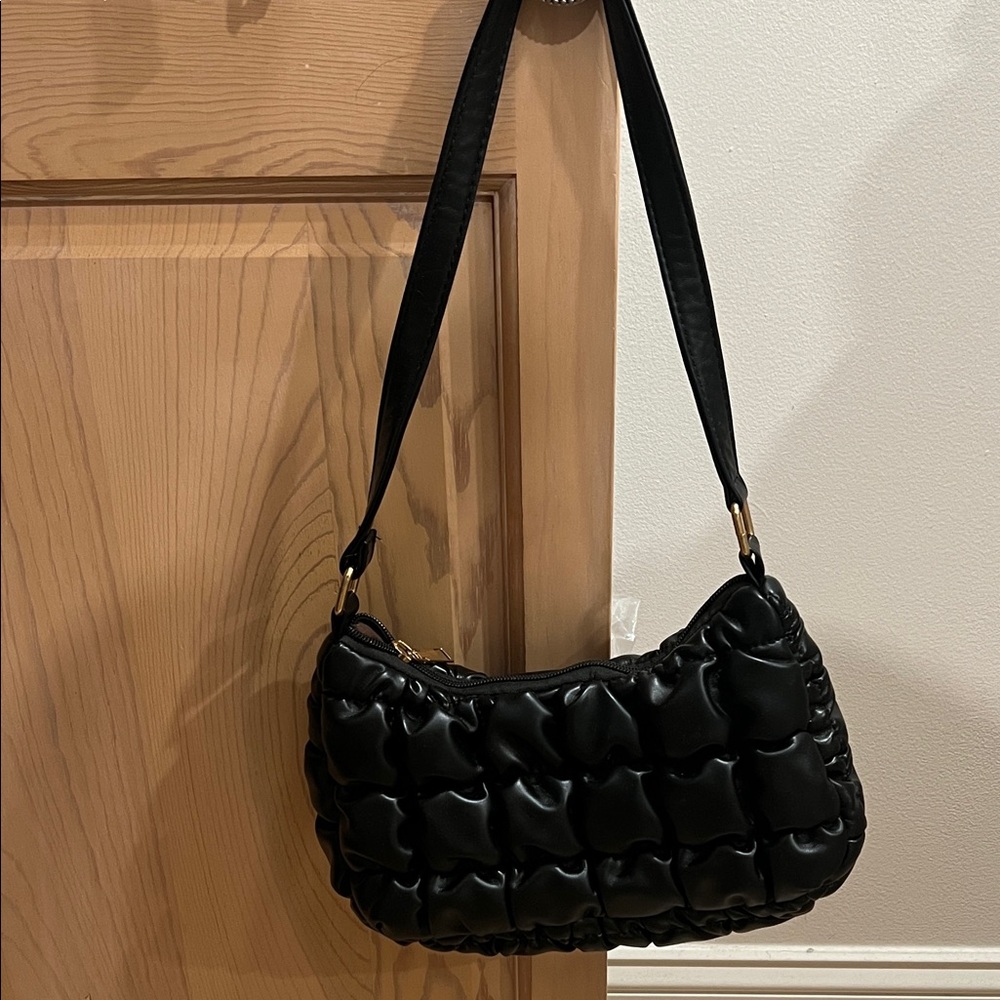 Elegant Black Quilted Shoulder Bag